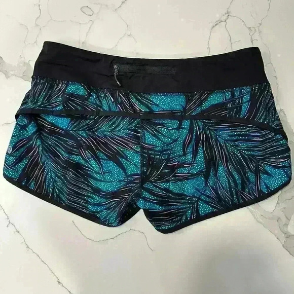 Lululemon Speed Short Palm Lace Tofino Teal Multi / Black
Size 8 - Picture 11 of 14